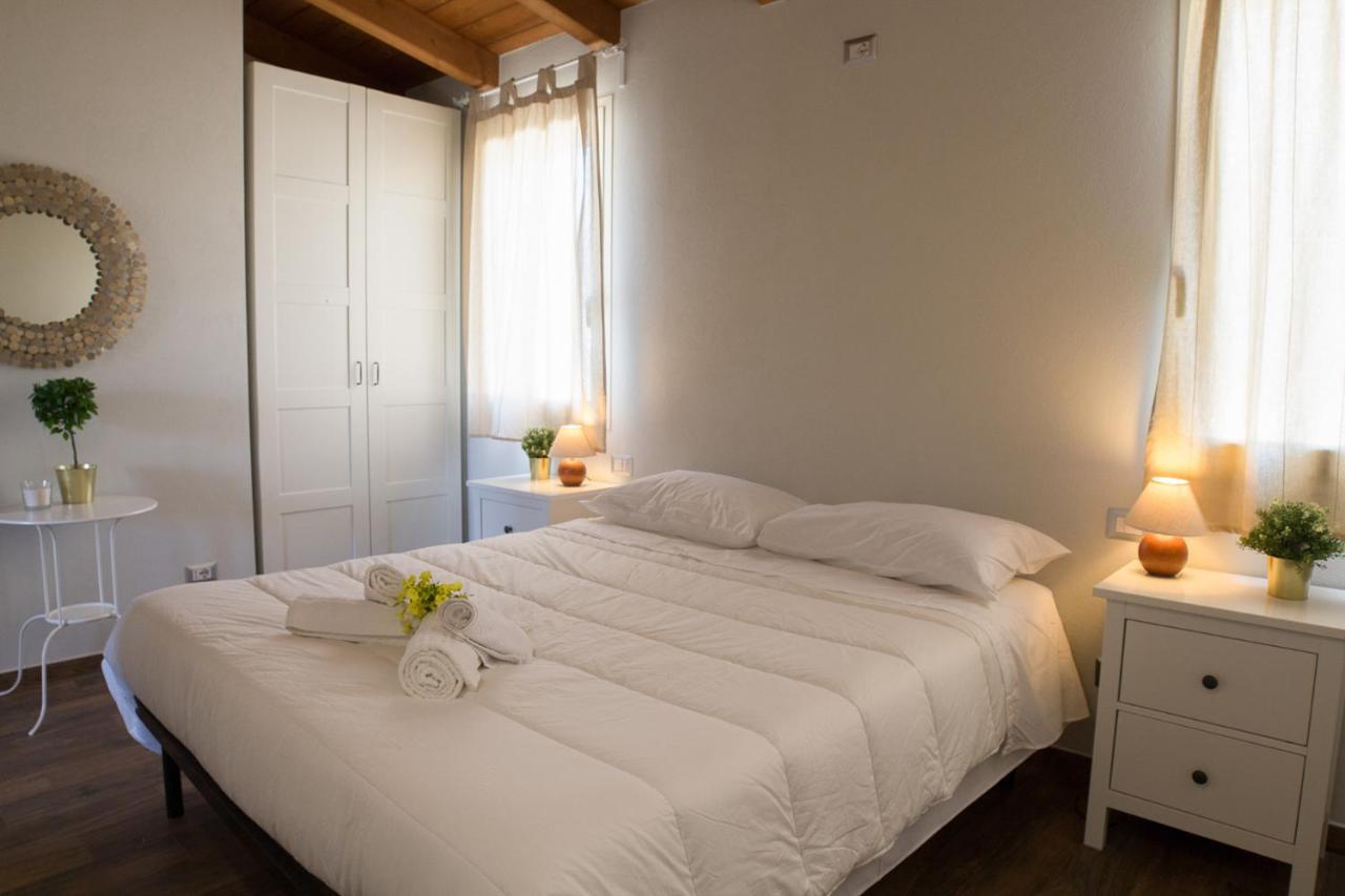 La Casa Dell Olivo Villa Кастиадас Екстериор снимка